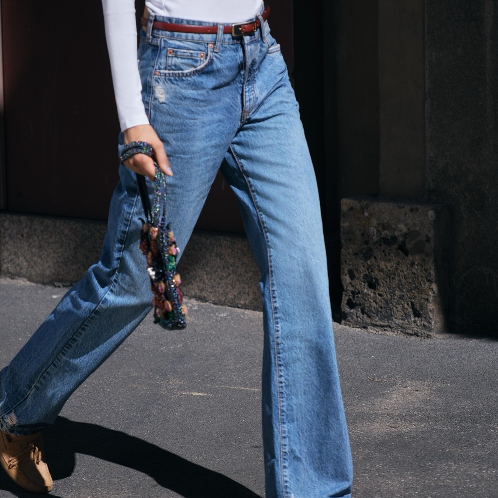 Zara Blue Straight Leg Jeans with Classic Fit